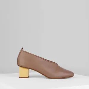 Mildred Classic in Taupe Sole