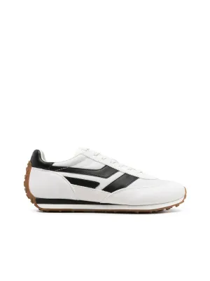 Sneakers With Contrasting Heel