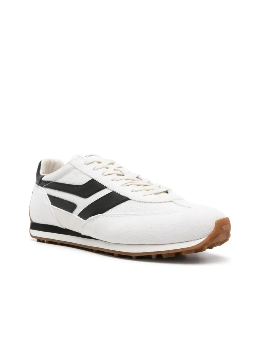 Sneakers With Contrasting Heel